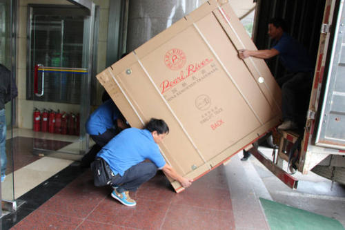 振兴钢琴贵重工艺品无忧运